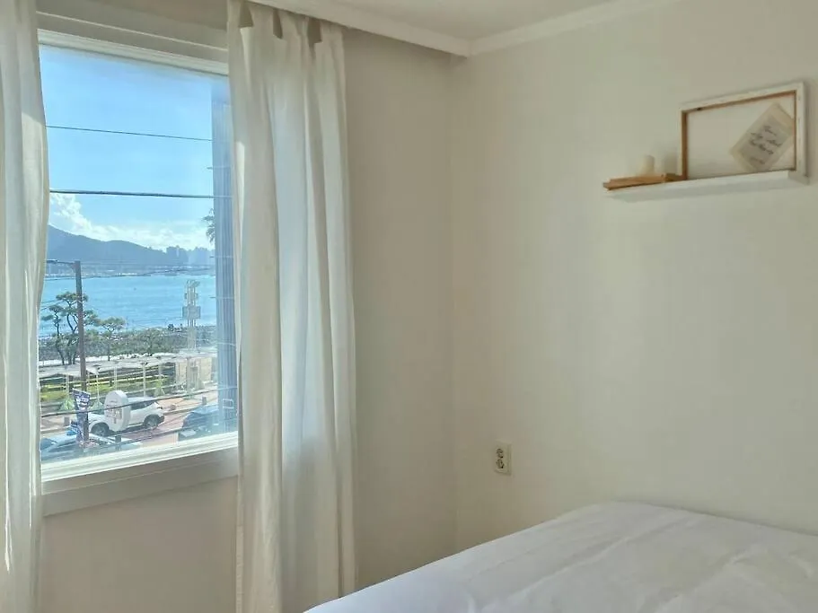 Rousey Apartment Busan 0*,